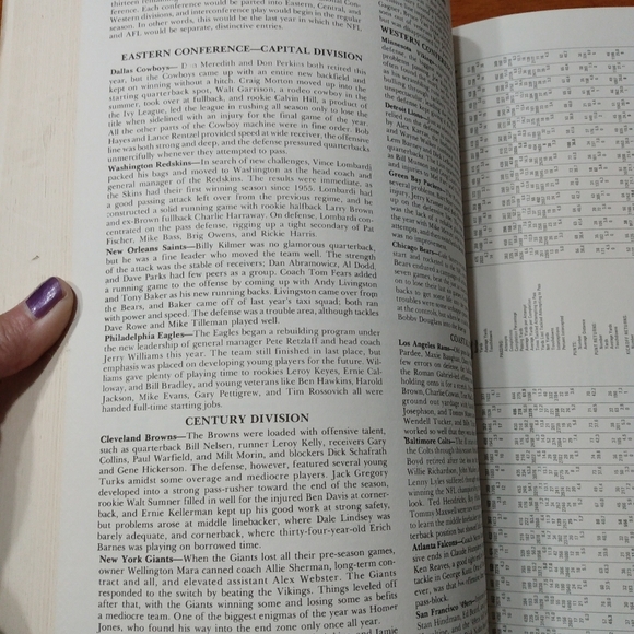 The Sports Encyclopedia Pro Football The Modern Era 1960 to the present - Picture 10 of 10